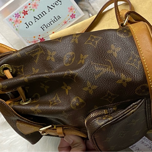 💗💗💗SOLD💗💗💗
🤩MONTSOURIS PM BACKPACK MONOGRAM🤩 - Picture 6 of 16